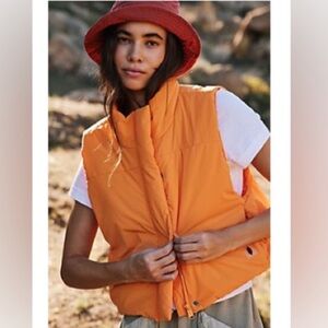 FREE PEOPLE MOVEMENT • sight seein Puffer Vest - orange - XS